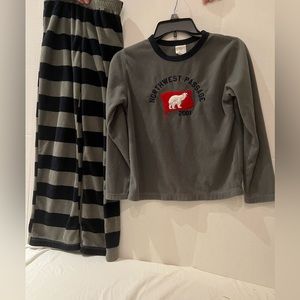 Lands’ End boy’s winter pajamas. Size M or 10 years. Excellent condition.